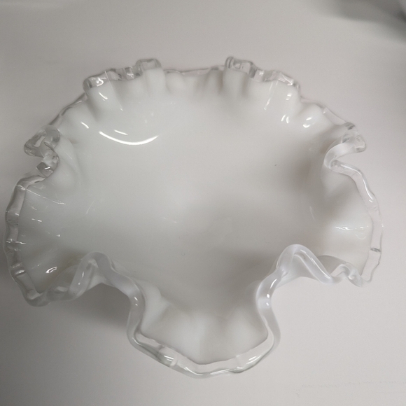 Beautiful flower candy dish - Picture 1 of 5